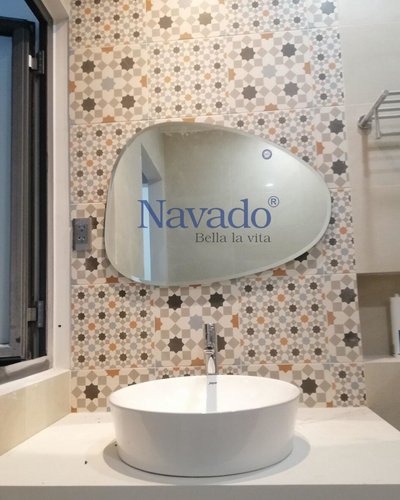 Gương decor phòng tắm đẹp Nav109C