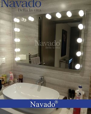 Gương thiết bị vệ sinh có đèn led