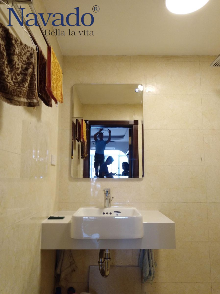 guong-bi-phong-tam-cao-cap-nghe-thuat