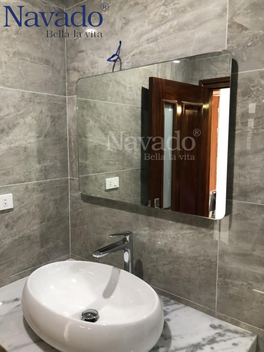 guong-thiet-bi-ve-sinh-cao-cap-Ha-Noi